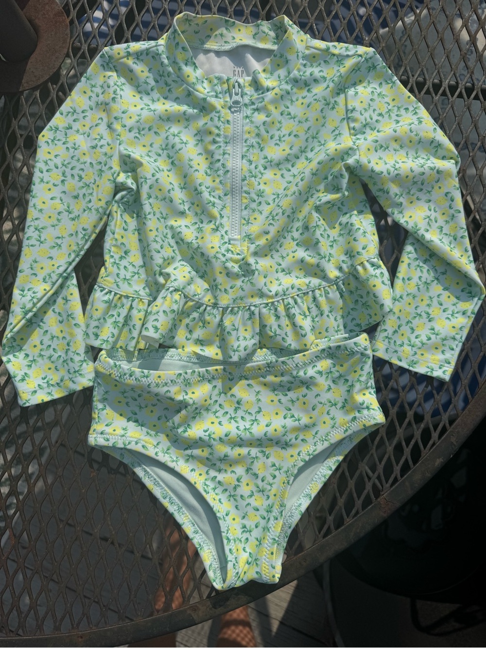 GAP Girls' Yellow & Light Green Lemon Floral Rashguard Set 2T